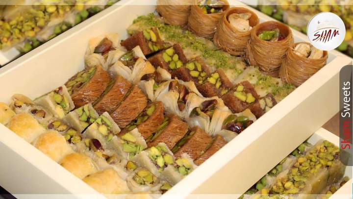 Pâtisseries gourmandes variées Laval