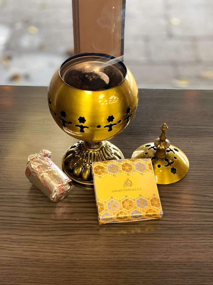 Sélection de charbons et d'accessoires pour fumeur exigeants